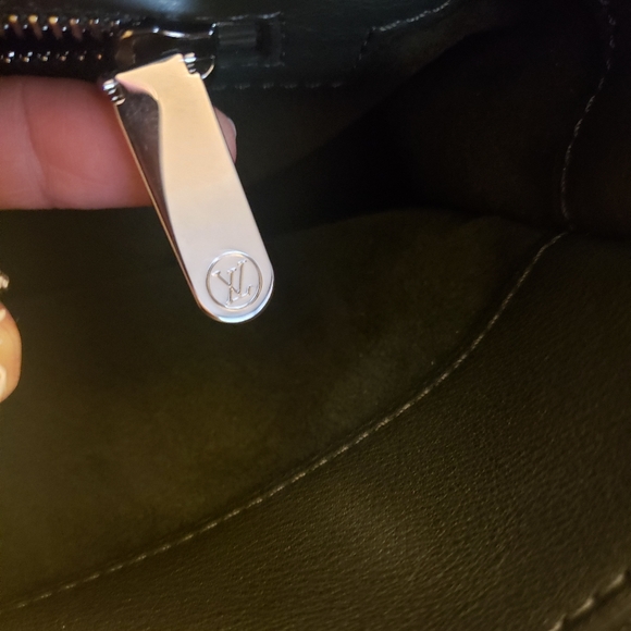 Louis Vuitton PM Lilia Antheia Vert Bronze**Read Details** - Picture 15 of 16